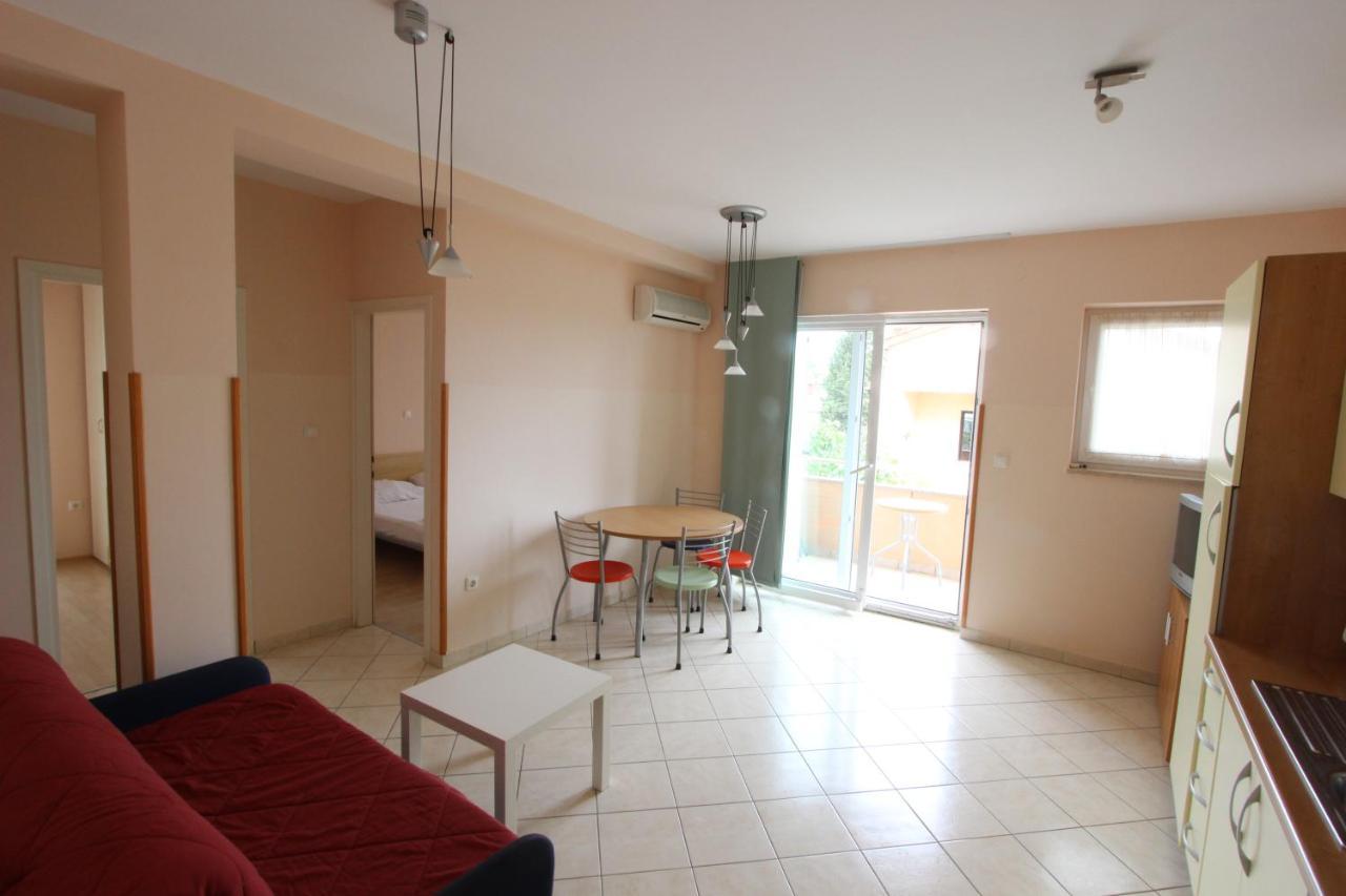 Apartments Miriam Premantura Bagian luar foto