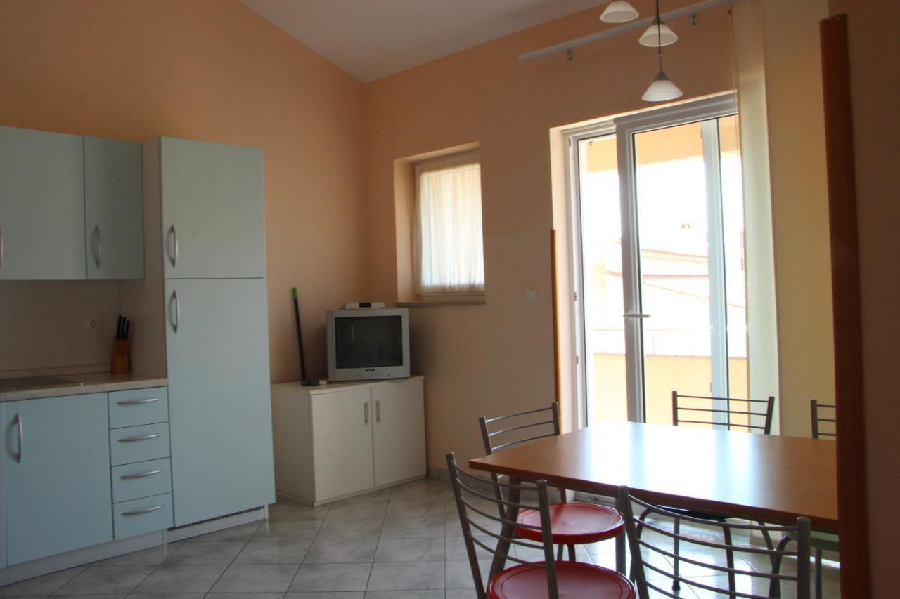 Apartments Miriam Premantura Bagian luar foto