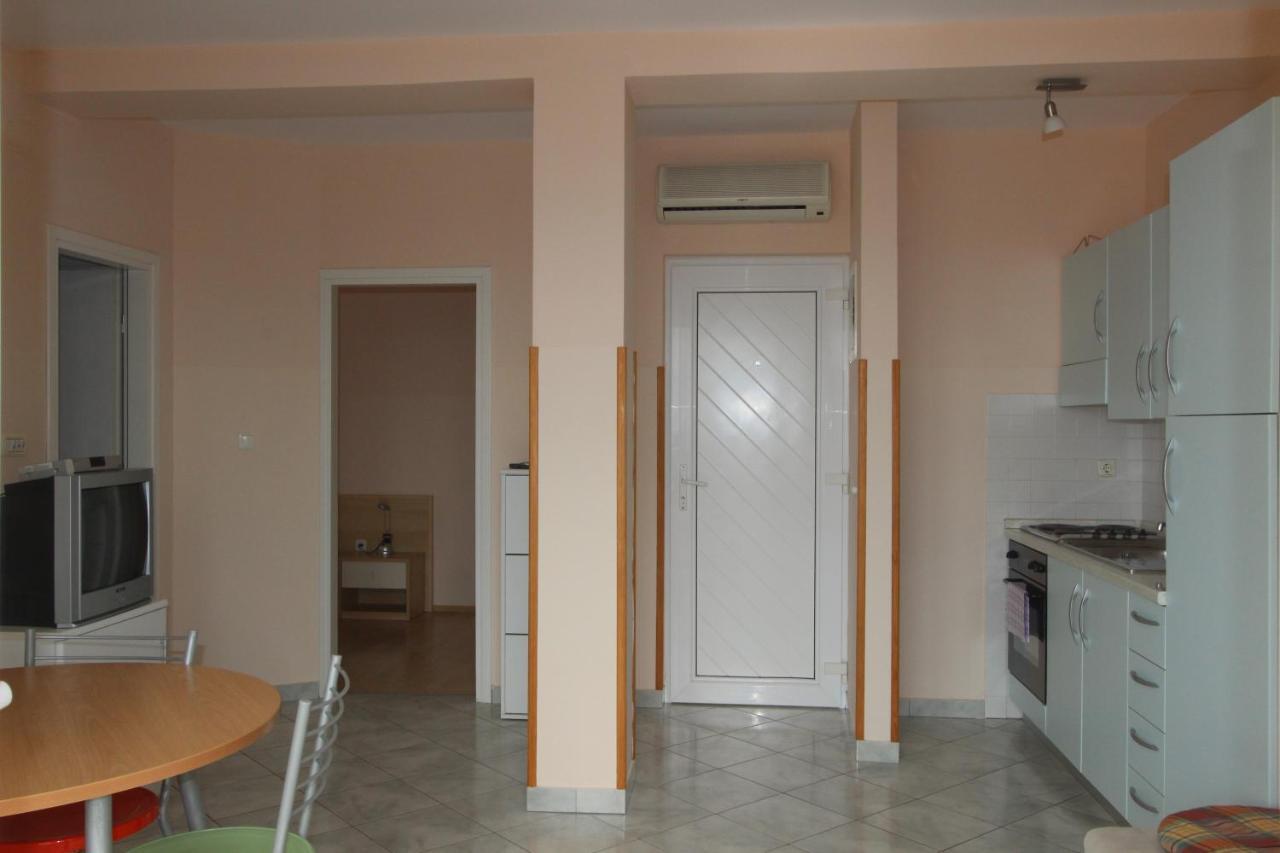 Apartments Miriam Premantura Bagian luar foto