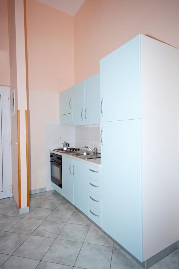 Apartments Miriam Premantura Bagian luar foto