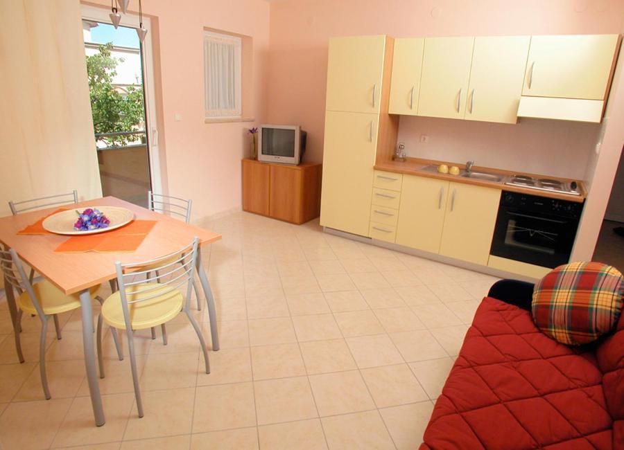 Apartments Miriam Premantura Bagian luar foto